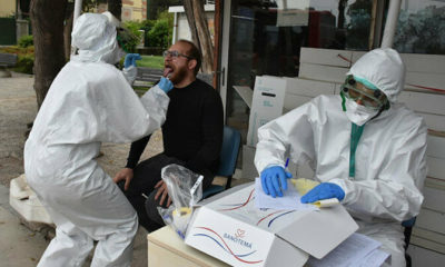 Sağlıkçıları gören İzmirliler sıraya girdi! İzmir’de sokakta Covid-19 testi..