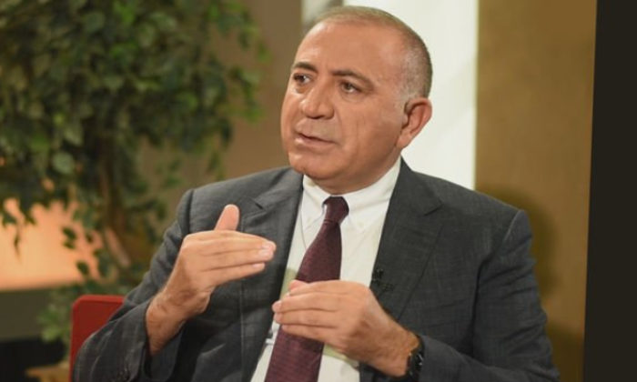 Gürsel Tekin’in maske alçaklığı tutmadı!. Eczacı CHP’li kankası çıkınca provokatif tweeti alelacele sildi!.