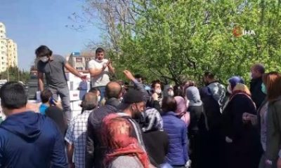 İBB’den yol ortasında yardım kolisi dağıtımı! Sosyal mesafe hiçe sayıldı!.