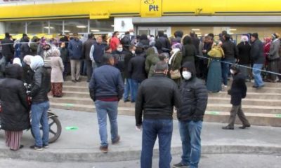 PTT yoğunluk yaşanan iş yerlerini kapatıyor! Sosyal yardım ödemeleri evde yapılacak!.