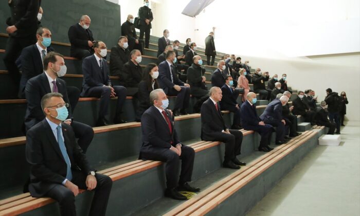 Menderes’in yargılandığı salonda 27 Mayıs belgeselini izlediler!.