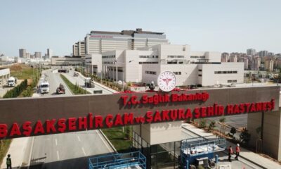 Başakşehir Çam ve Sakura Şehir Hastanesi’nin tabelası asıldı!.