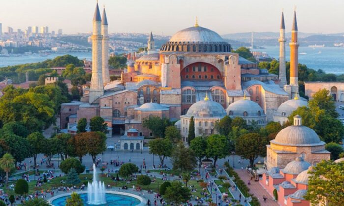 Ayasofya’da Fetih Suresi okunacak!.