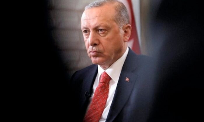 “Başınızı ezecek” diyen Yemenli aktivist Esaat El Şarii: “Erdoğan geliyor bekleyin!.”