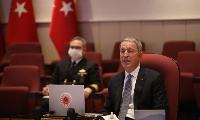 Hulusi Akar, 1 Ocak’tan bu yana 1359 teröristin etkisiz hale getirildiğini açıkladı!.
