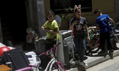 Suriyeli aile, savaştan kaçtığı Atina’da dolandırıldı!.