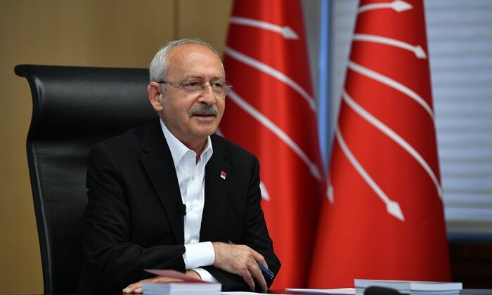 Kılıçdaroğlu Fatih’in tablosunun satın alınmasından mutlu olmuş!.