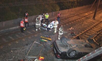 Bakırköy’de otomobil metro hattına uçtu!.