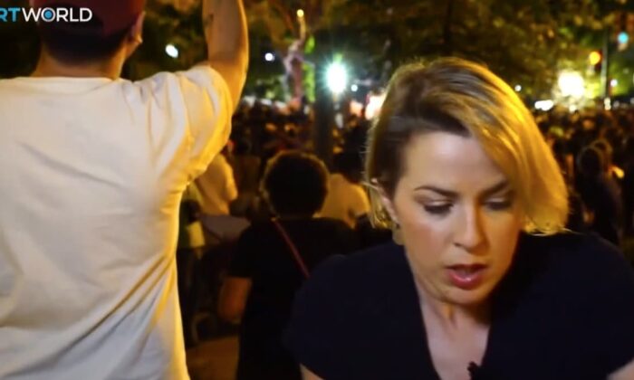 ABD’de ki protestoları takip eden TRT World ekibine iki ayrı saldırı…