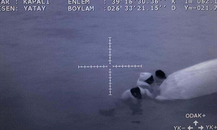 Yunan mezalimi! Mültecilerin botlarını kesip, ölüme gönderdiler!.