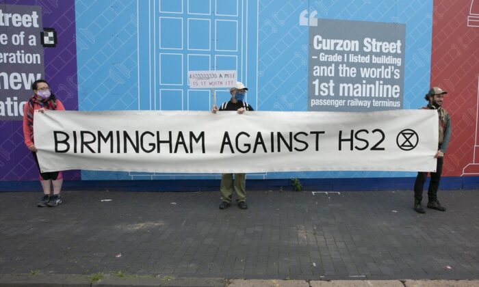 Aynı muhalefetten bizde de var! İngiltere’de HS2 demiryolu projesi protesto edildi!.