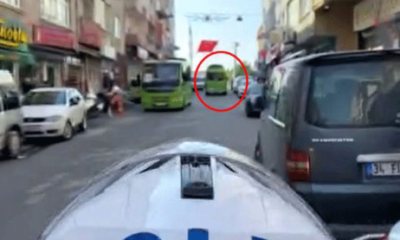 İstanbul’da hareketli anlar.. İçi yolcu dolu minibüsle polisten kaçtı!. (video haber)