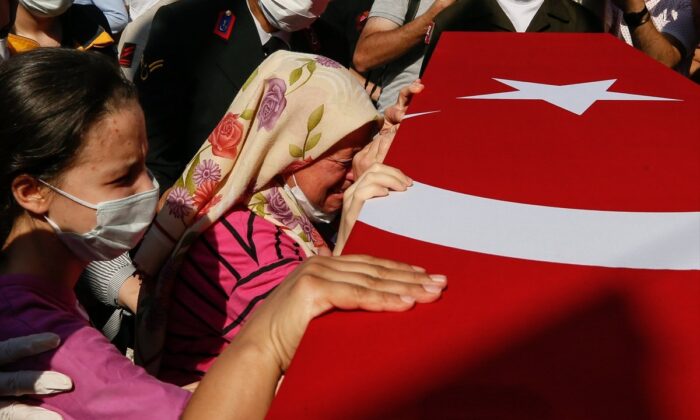 Pençe-Kaplan şehidi Recep Yüksel, Manisa’da son yolculuğuna uğurlandı!.