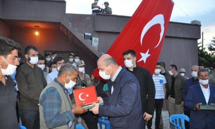 Süleyman Soylu’dan şehit işçilerin ailelerine taziye ziyareti..