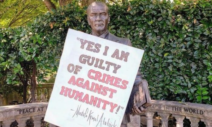 ABD’de Yunanlılardan Atatürk heykeline saldırı…
