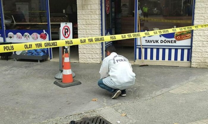 Gazeteci esnafı sokak ortasında vurdu! Ortalık karıştı!. (video haber)