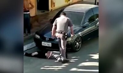 Brezilya’da yeni George Floyd olayı! Yere yatırıp boğazına diziyle bastırdı!.