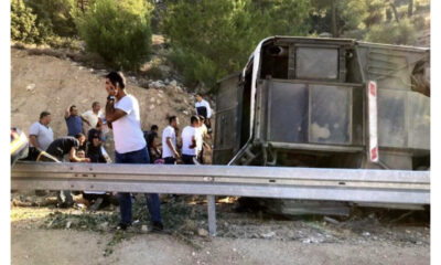 Askeri araç devrildi!. 5 Şehidimiz var!.