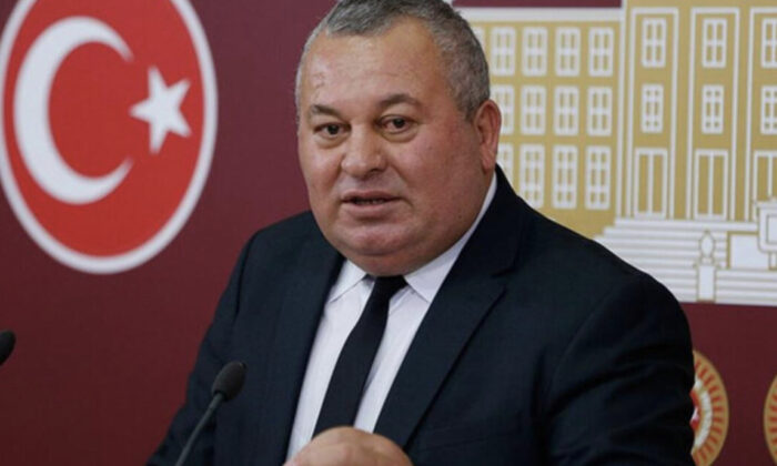 Cemal Enginyurt MHP’den ihrqç edildi!.