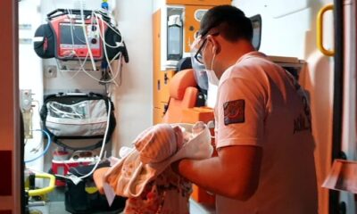 3 günlük bebeği kamyonet kasasına terk ettiler!.