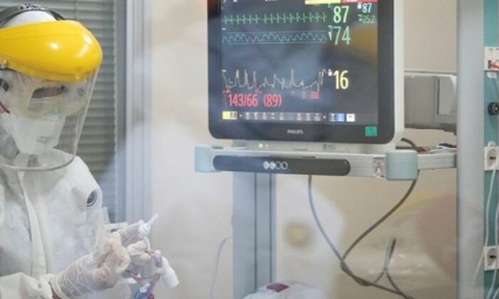 Bilim insanları ilk kez açıkladı! Coronavirüsü en çok onlar bulaştırıyor!.
