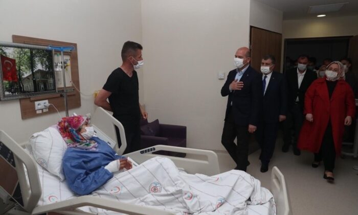 Bakanlar, Sakarya Hendek’te ki patlamada yaralanan çalışanları dinledi!. (video haber)