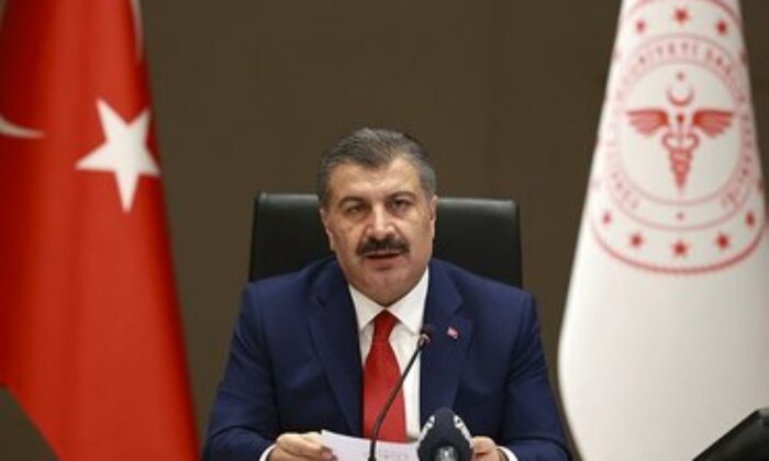 Coronavirüs pandemisinde son durum! Dr. Fahrettin Koca açıklama yapıyor!. (canlı yayın)