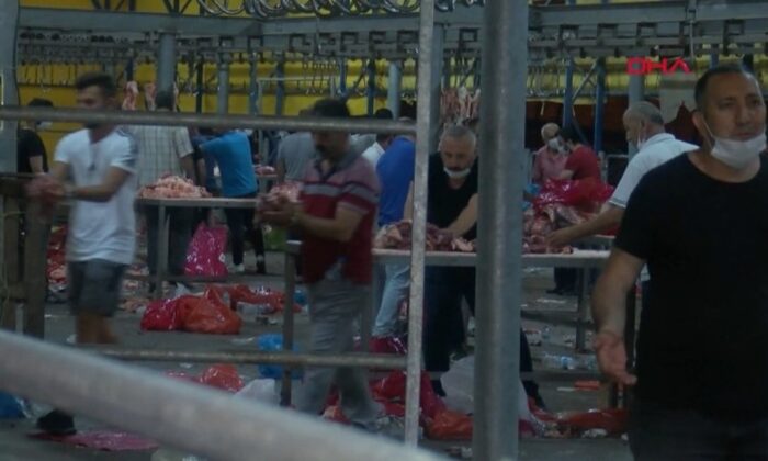 İBB’nin kurban kesim alanında skandal! Görevliler kaçtı, etler çürüdü!. (video haber)