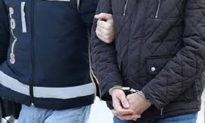 FETÖ’cü eski savcı hücre evinde yakayı ele verdi!.