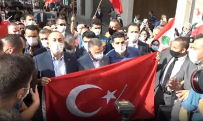 Macron’u protesto eden Lübnan halkından Türk heyete coşkulu karşılama..