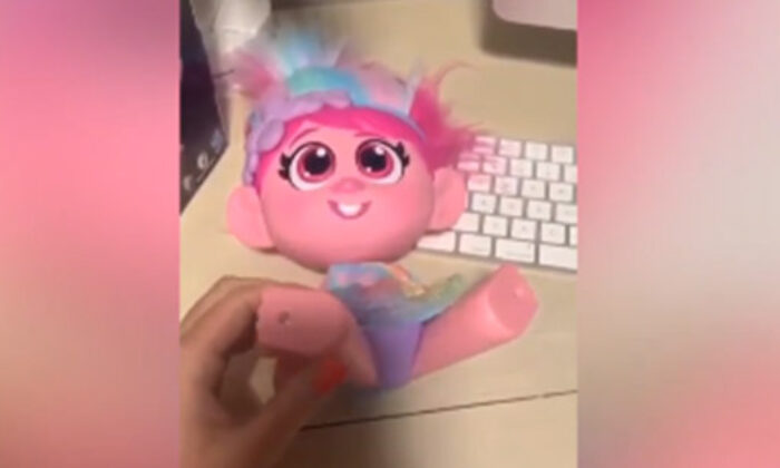 Skandal oyuncak bebeğe tepkiler büyüyünce, piyasadan toplatıldı!.