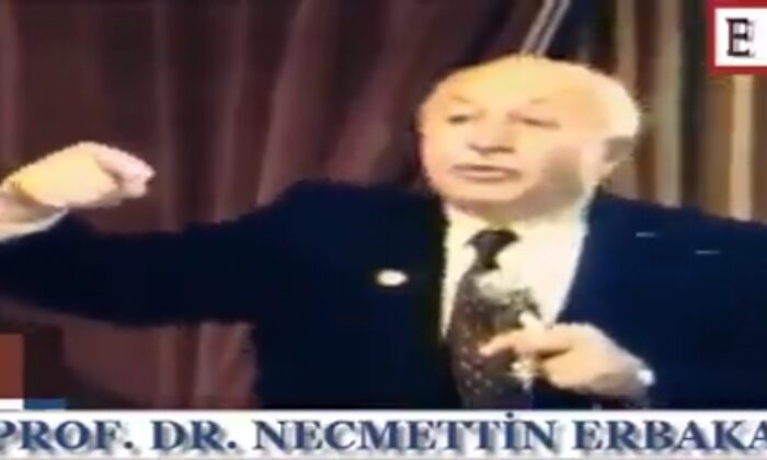 “Şu zamanda faizsiz ekonomi mi olur, faiz kalkar mı?” diyenlere Erbakan Hoca’dan ekonomi dersi.. (video haber)