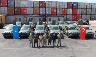 Türkiye’den kardeş ülke Somali’ye destek! 12 zırhlı askeri araç teslim edildi!.