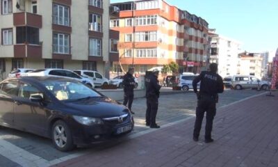 Kızına sağlık raporu vermeyen doktora saldırdı!. (video haber)