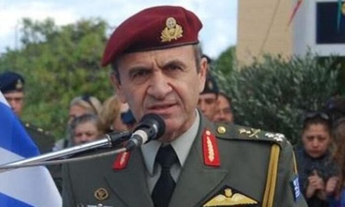 Yunanlı generalden isyan! “Topraklarımızı Türkiye’ye teslim edecek hale geldiniz!.”