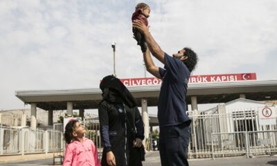 Uzuvları olmayan İdlibli Muhammed bebek, tedavi için Türkiye’de..