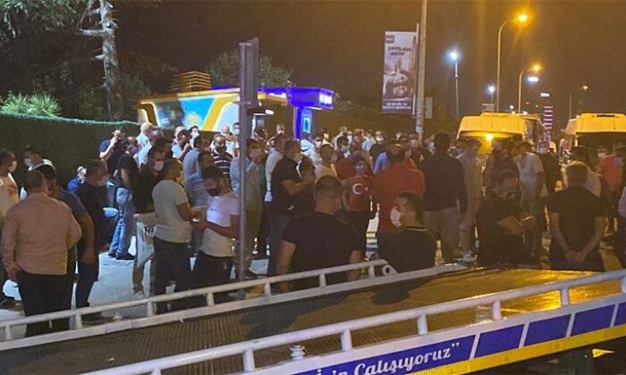 Servisçilerden İBB binası önünde Ekrem İmamoğlu’nu protesto…