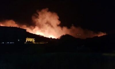 Balıkesir’de ki orman yangını yerleşim yerlerine ilerliyor!. (video haber)