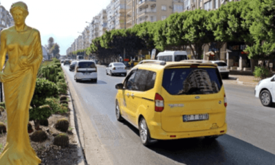 CHP’li Antalya Belediyesi Altın Portakal Film Festivali için 57 tane Venüs heykeli dikti!.