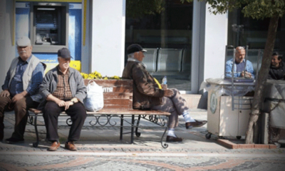 Tedbirlere uyulmadı, 65 yaş ve üzerine sokağa çıkma yasağı getirildi!.