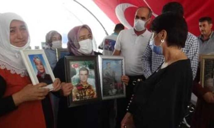 HDP’den izin alan CHP heyetine evlat nöbetinde ki ailelerden tepki! “Yanımıza gelmeyin!.”