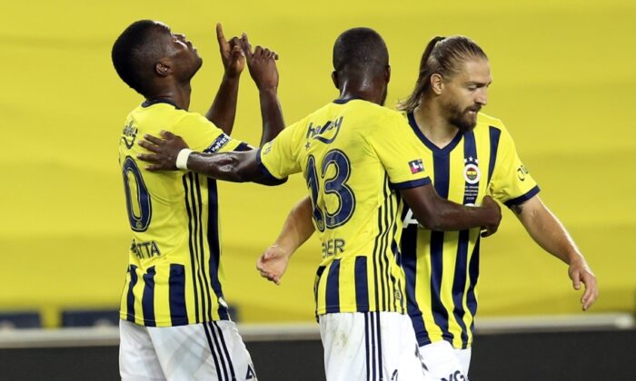Kadıköy’de Samatta! Fenerbahçe, sahasında Fatih Karagümrük’ü 2-1 mağlup etti!.