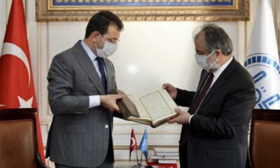 Nutuk hediye ettiği müftüden İmamoğlu’na Kuran-ı Kerim hediyesi..