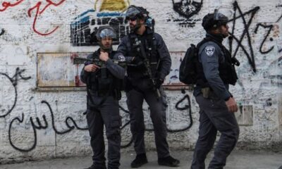 Terörist İsrail’in haydutlarından, Batı Şeria’da ki Filistinli polislere gözaltı..