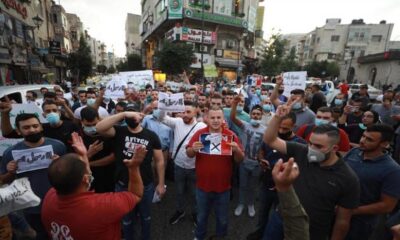 Filistinliler Batı Şeria’da Macron’un fotoğraflarını yaktı!.