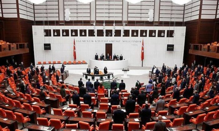 Markar Esayan için TBMM Genel Kurulunda saygı duruşu..