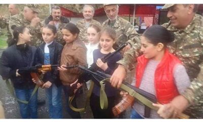 Tıpkı PKK gibi!. Ermenistan çocukların ellerine zorla silah tutuşturup cephelere götürüyor!.
