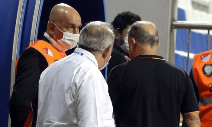 Fatih Terim hakeme kızıp, maç bitmeden sahayı terk etti!.