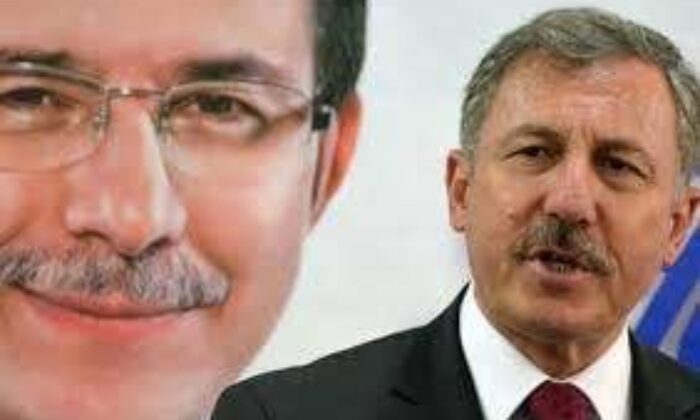 “AK Parti’deyken ‘aslan’ olan Davutoğlu, parti kurunca 3-5 oy için ‘kedi’ oldu!.”