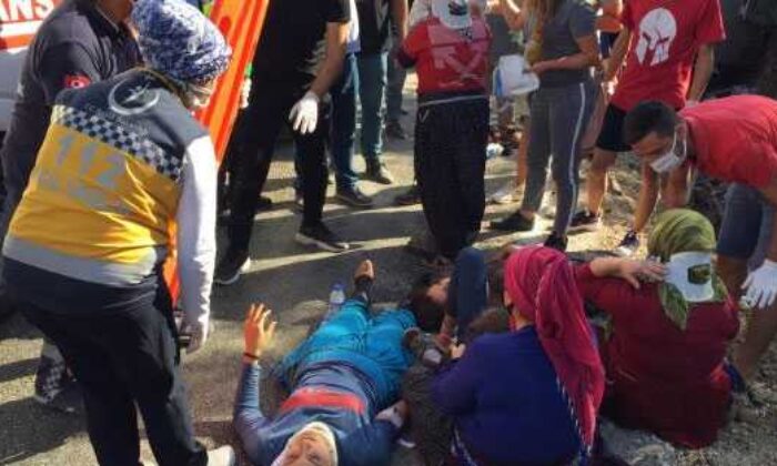 Tarım işçilerini taşıyan araç kaza yaptı! Ölü ve yaralılar var!.